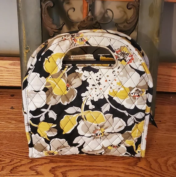 Vera Bradley Retired Dogwood Flowered Quilted Lunch Bag - Picture 4 of 12